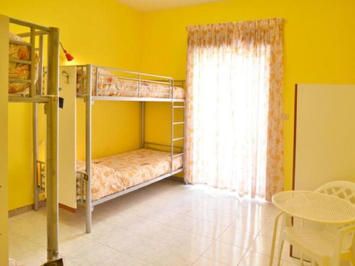 Gianni House Backpackers Hostel Giardini Naxos Eksteriør bilde
